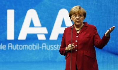 Merkel warns EU against tough CO2 targets for carmakers
